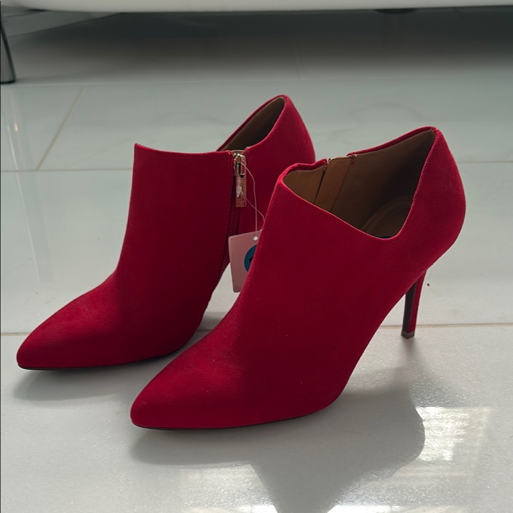 Elegant Red Suede Ankle Boots
